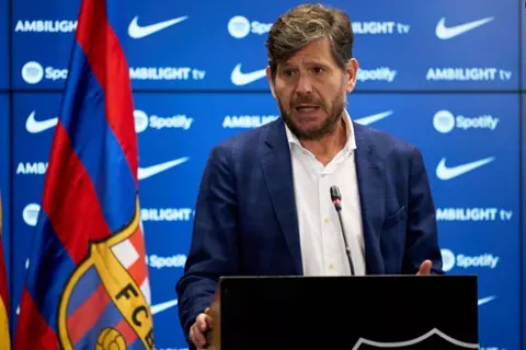 سبورت: أهلي جدة يتفق مع ماتيو أليماني المدير الرياضي السابق لبرشلونة